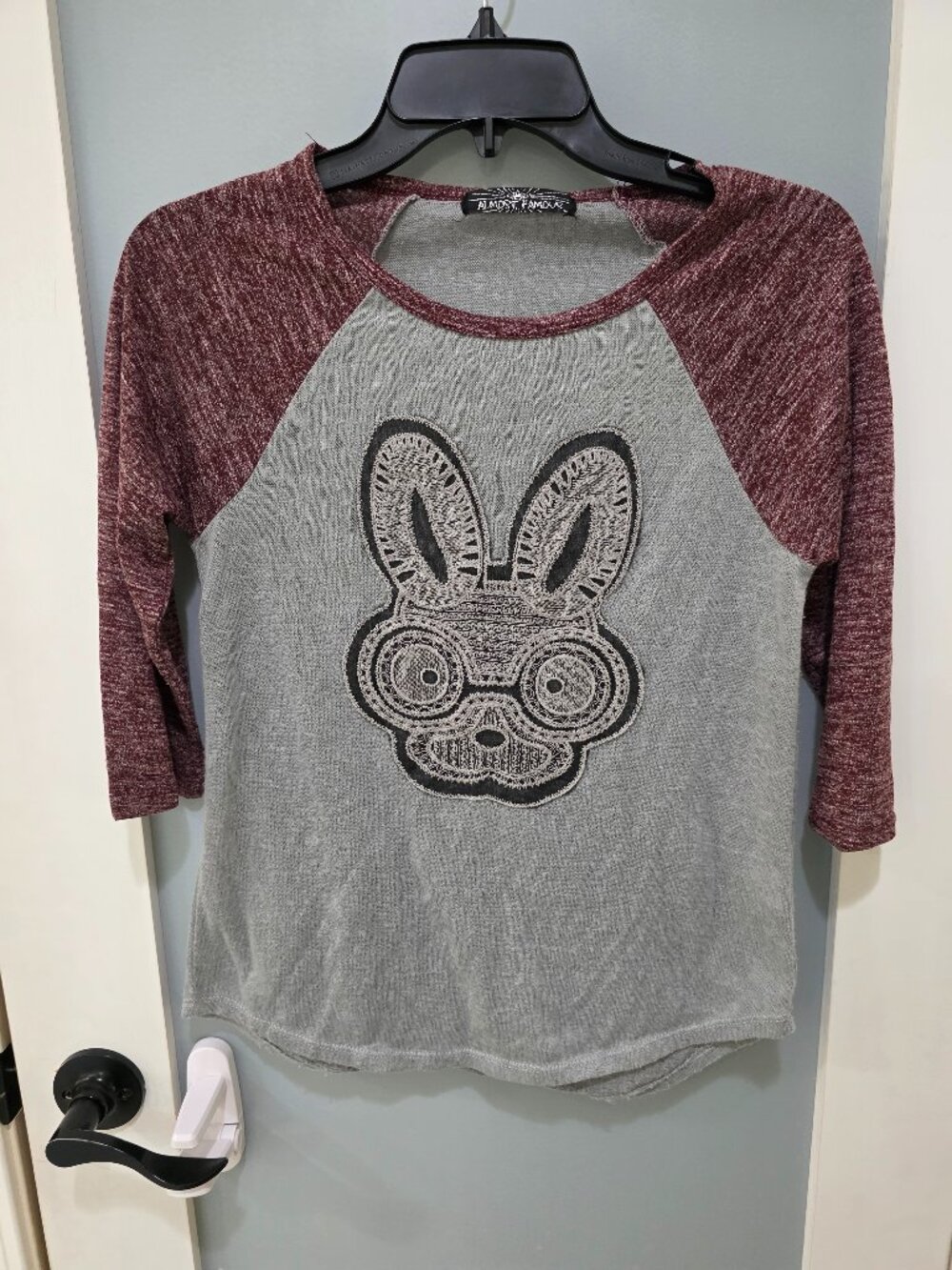 Almost Famous Bunny Graphic Raglan Tee –‎ Women’s Small Grey & Burgundy